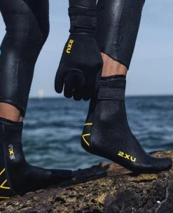 2XU Propel Neoprene Booties -Funky Trunks shop ezgif 1 5ba755a6aa