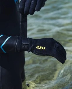 2XU Propel Neoprene Gloves -Funky Trunks shop ezgif 1 82a7b8c974